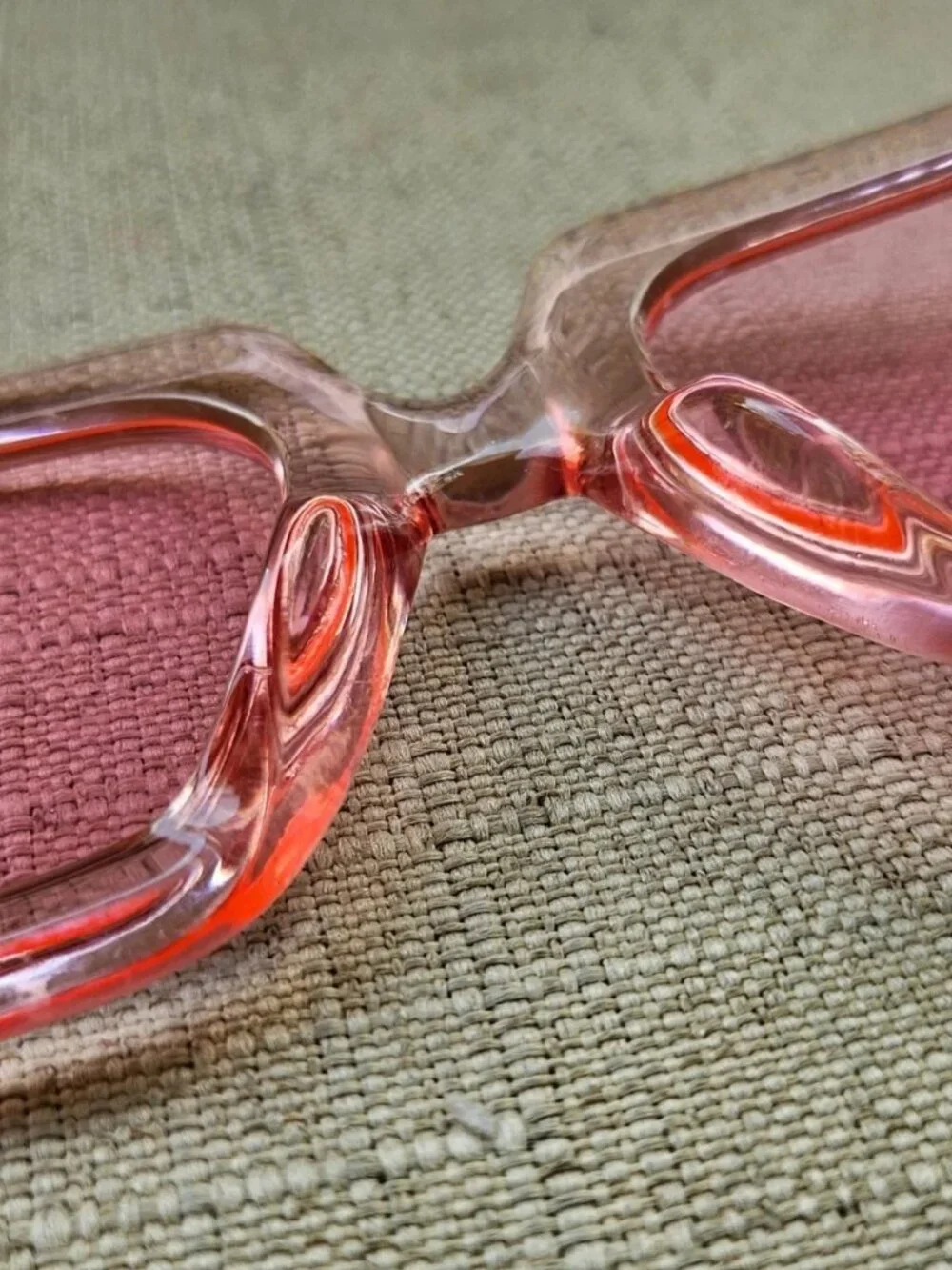 Fashion Women Sunglasses Gold Tone Arms Pink Frame Eyewear Fashion Shades